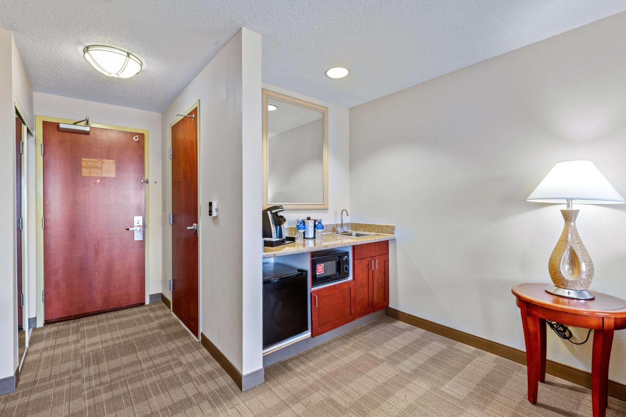 Hilton Garden Inn Starkville Eksteriør bilde